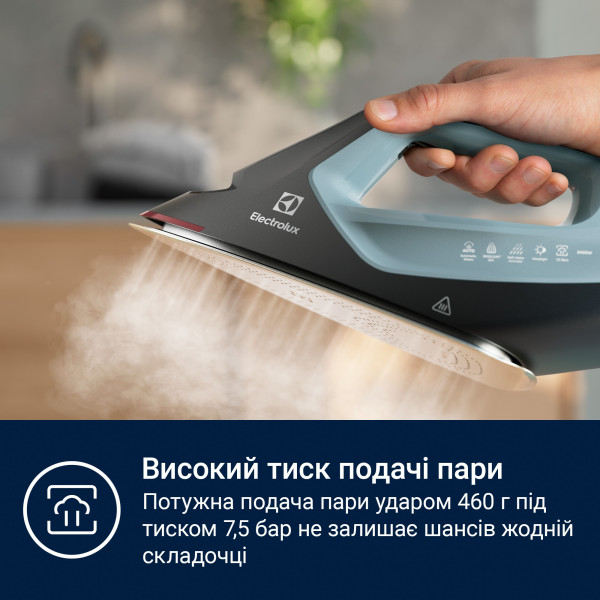 Фото - Утюг с парогенератором Electrolux E8ST2-8OG