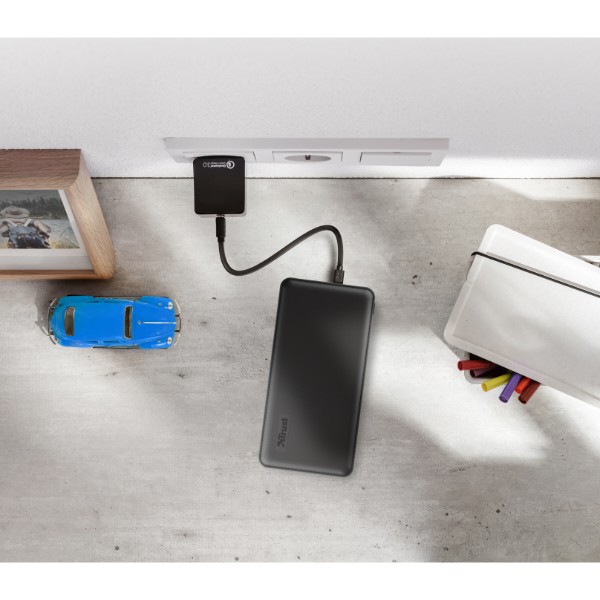 Фото - Батарея мобильная Trust Primo 20 000 mAh Black (23593)