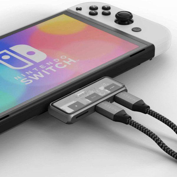Фото - Хаб USB Satechi Mobile XR Hub with microSD Reader Space Grey (ST-HXRSDM)