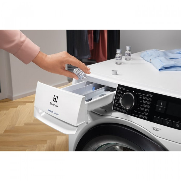 Фото - Стирально-сушильная машина Electrolux EW7WR361S