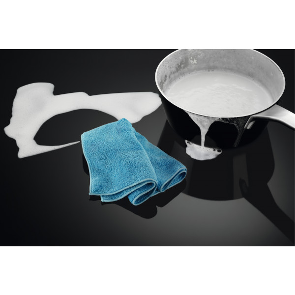 Фото - Комплект техники Electrolux Духовой шкаф + Варочная панель Electrolux EOF5C50BZ + KDI641723K