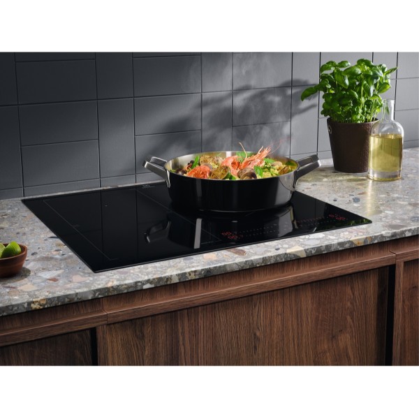 Фото - Варильна поверхня електрична Electrolux EIS82453