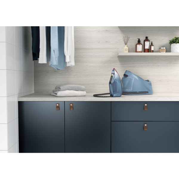 Фото - Мікропошкодження - Праска з парогенератором Electrolux E8ST1-6DBM
