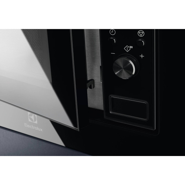 Фото - Комплект техніки Electrolux Духова шафа + Варильна поверхня + Мікрохвильова піч вбудована + Посудомийна машина вбудована Electrolux LOD6F77WZ + KGG64362K + LMS2203EMK + EMG48200L