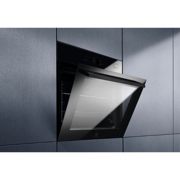 Фото - Духова шафа Electrolux EOB8S39WZ