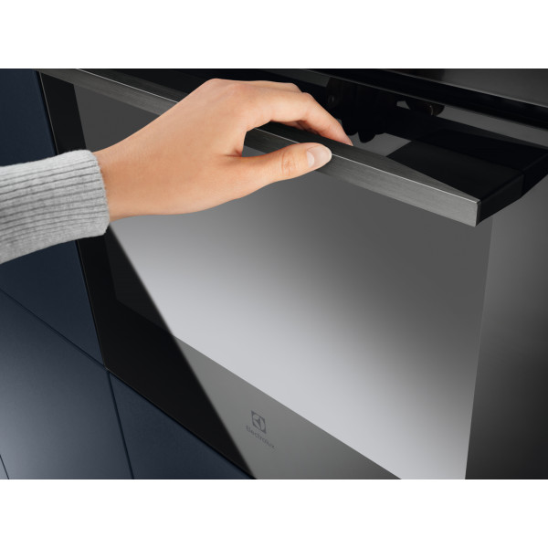 Фото - Духова шафа Electrolux EOC8P39WX