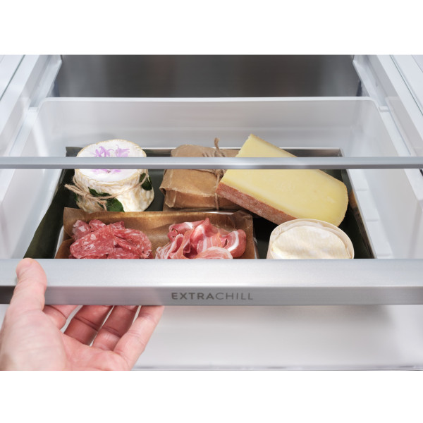 Фото - Холодильник Electrolux LRT7ME39X