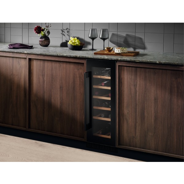 Фото - Винный шкаф Electrolux EWUS020B5B