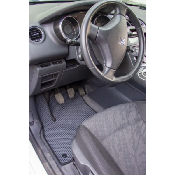 Фото - Килимки з екошкіри в салон авто передні EVAtech ECO для 3008 Peugeot 2009-2016 1 покоління SUV EU PT3340A2CP2BBB