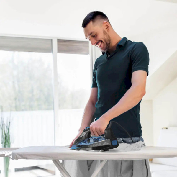 Фото - Утюг Black&Decker BXIR2606E