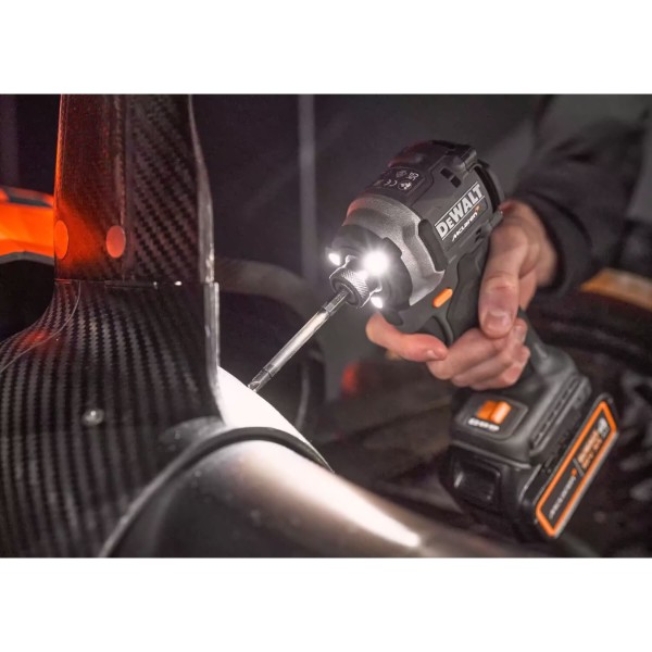 Фото - Набор электроинструментов DeWALT F1 TEAM LIMITED EDITION 18В XR Li-lon (DCK200MP2T)