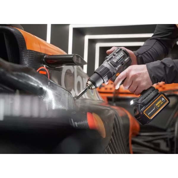 Фото - Набор электроинструментов DeWALT F1 TEAM LIMITED EDITION 18В XR Li-lon (DCK200MP2T)