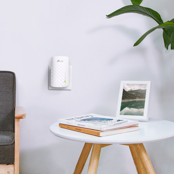 Фото - Усилитель беспроводного сигнала TP-Link RE200