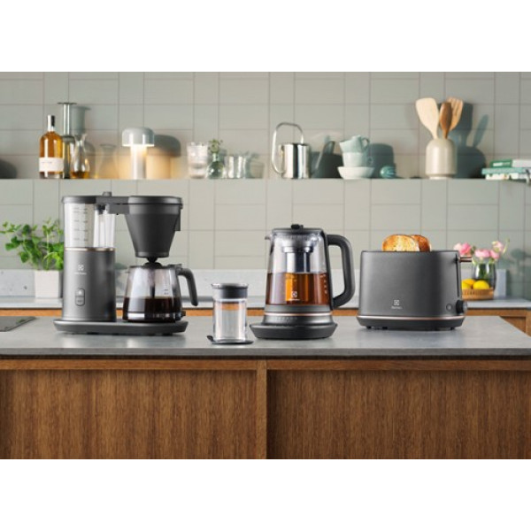 Фото - Электрический чайник Electrolux E7GK1-8BP