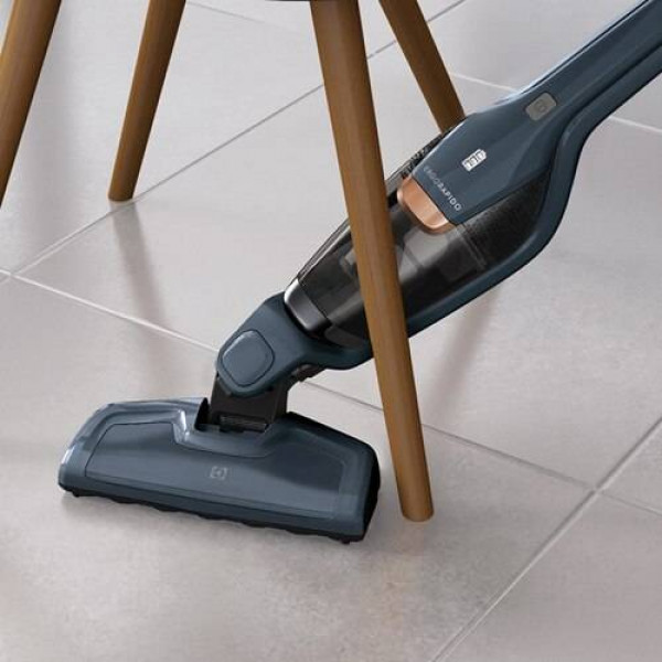 Фото - Пылесос ручной для дома Electrolux EERC75DB