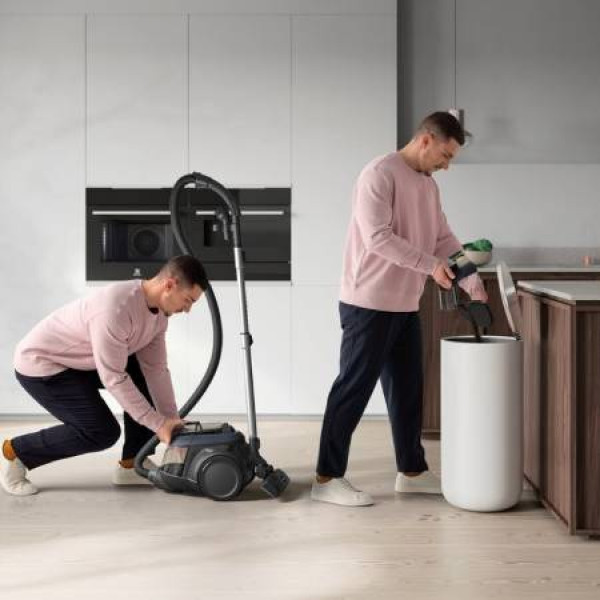 Фото - Пилосос для сухого прибирання без мішка Electrolux EL61C3DB