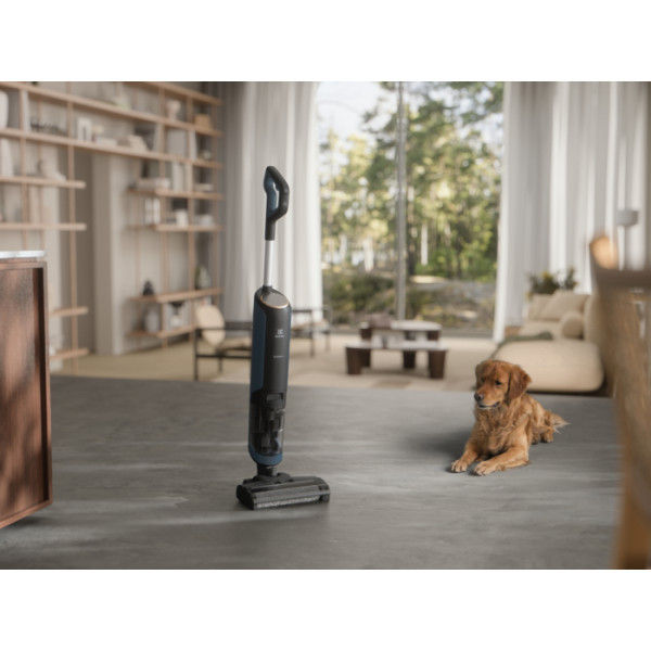 Фото - Пылесос ручной моющий Electrolux EW81U3DB