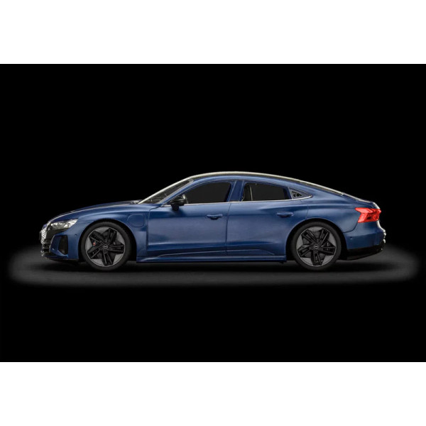 Фото - Набор для моделирования техники Revell модель автомобиль Audi RS e-tron GT 1:24 (RVL-07698)