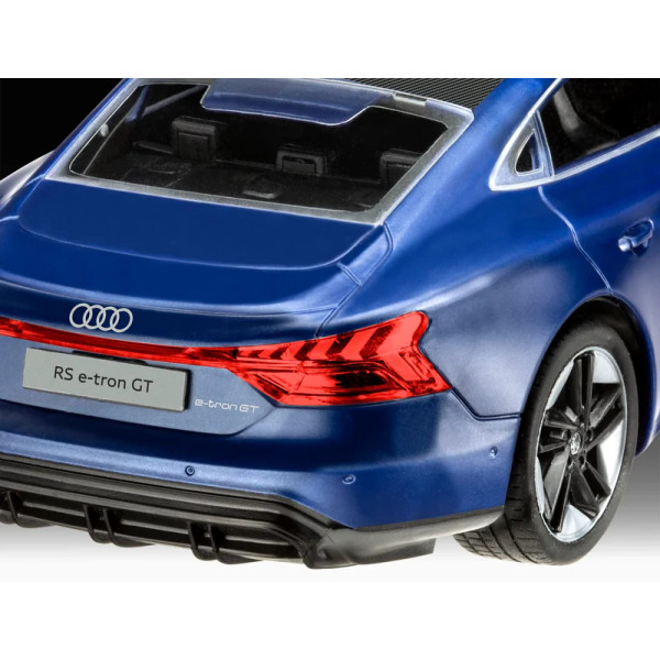 Фото - Набор для моделирования техники Revell модель автомобиль Audi RS e-tron GT 1:24 (RVL-07698)
