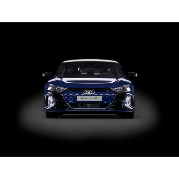 Фото - Набор для моделирования техники Revell модель автомобиль Audi RS e-tron GT 1:24 (RVL-07698)