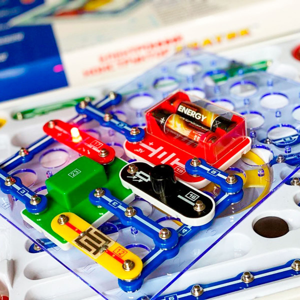 Фото - Електронний конструктор Znatok Construction Kits Znatok (180 схем) (REW-K003)