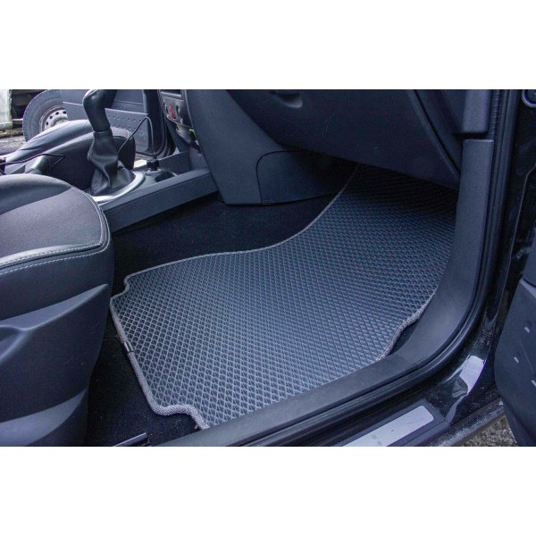 Фото - Килимки з екошкіри в салон авто передні EVAtech для Megane (II) Renault 2002-2009 2 покоління Sedan EU RT3213A2BBB