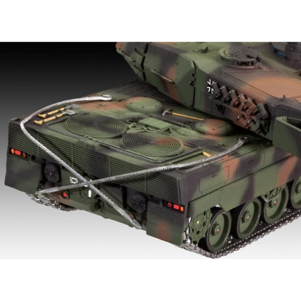 Фото - Набор для моделирования техники Revell Танк Леопард 2A6/A6M 1:72 (RVL-03180)