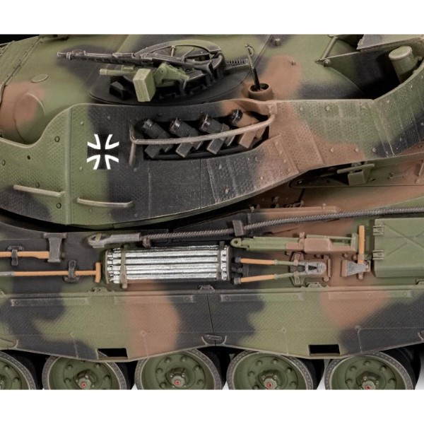Фото - Набор для моделирования техники Revell Танк Leopard 1A5 1:35 (RVL-03320)