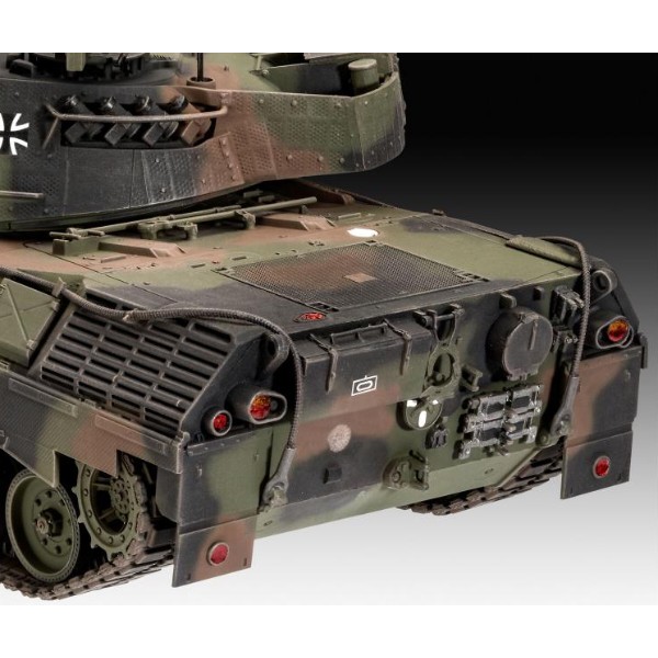 Фото - Набор для моделирования техники Revell Танк Leopard 1A5 1:35 (RVL-03320)