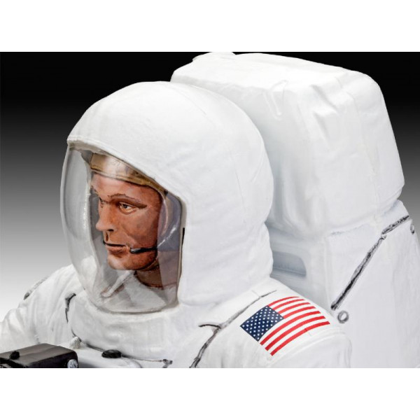 Фото - Набір для моделювання техніки Revell набір Астронавт на Місяці Місія Аполлон 1:8 (RVL-03702)