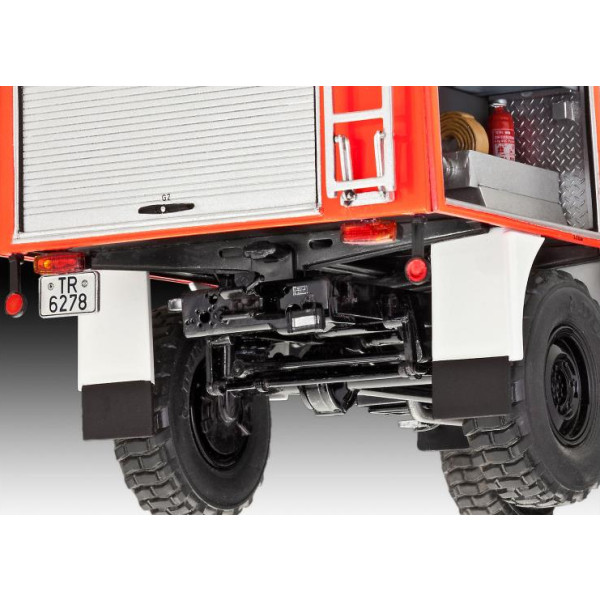 Фото - Набір для моделювання техніки Revell Пожежна машина Unimog U1300L TLF 8/18 1:24 (RVL-07512)
