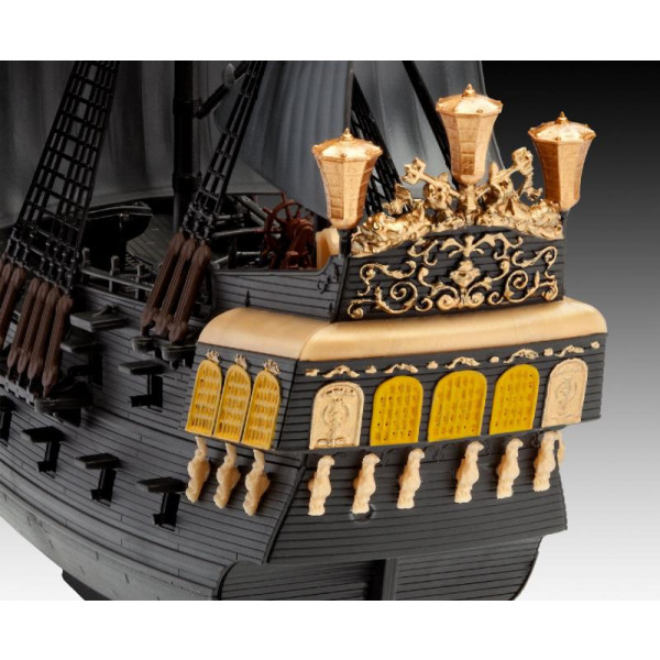 Фото - Набір для моделювання техніки Revell набір Піратський корабель Чорна Перлина 1:150 (RVL-65499)