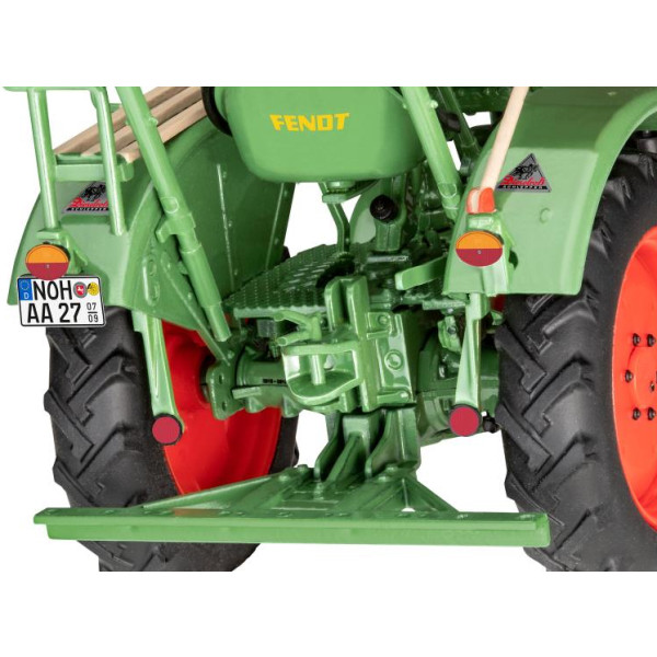 Фото - Набір для моделювання техніки Revell набір Трактор Fendt F20 Dieselro? 1:24 (RVL-67822)