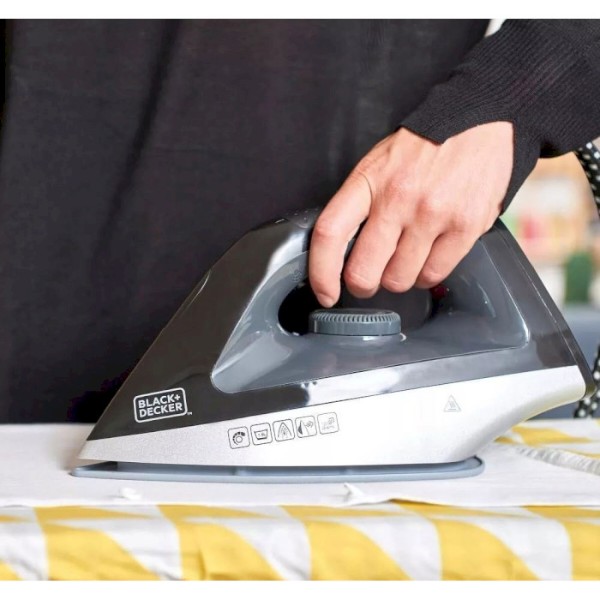 Фото - Утюг с парогенератором Black&Decker BXSS2200E