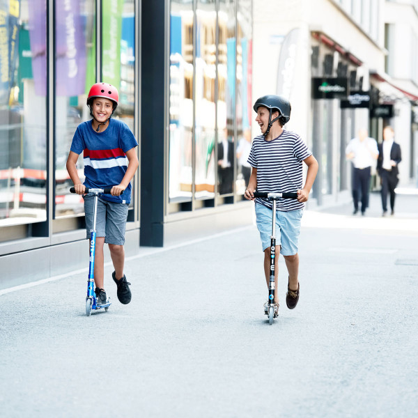 Фото - Двухколёсный самокат Micro "Sprite Special Edition" – ЧЁРНЫЙ (дека в полосочку, до 100 kg, 2-х колесный) (SA0133)