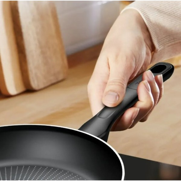 Фото - Уценка - Сковорода универсальная Tefal C3940432 Resist Essential 24 см
