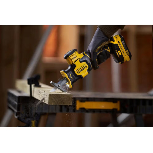 Фото - Пила сабельная Stanley FatMax18В (V20) Li-Ion (SFMCS305B)