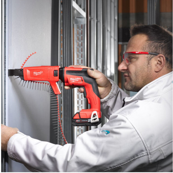 Фото - Шуруповерт Milwaukee M18 FUEL FSGC-202X (4933459199)