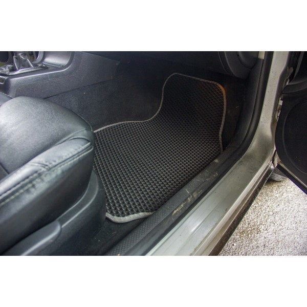 Фото - Коврики из экокожи в салон авто передние EVAtech для Superb (B5) Skoda 2001-2008 1 поколение Sedan EU (SK11449AV2BBLB)