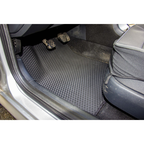 Фото - Килимки з екошкіри в салон авто передні EVAtech для Octavia A4 Tour Skoda 1996-2010 1 покоління Combi EU (SK11548AD2TL4BBB)