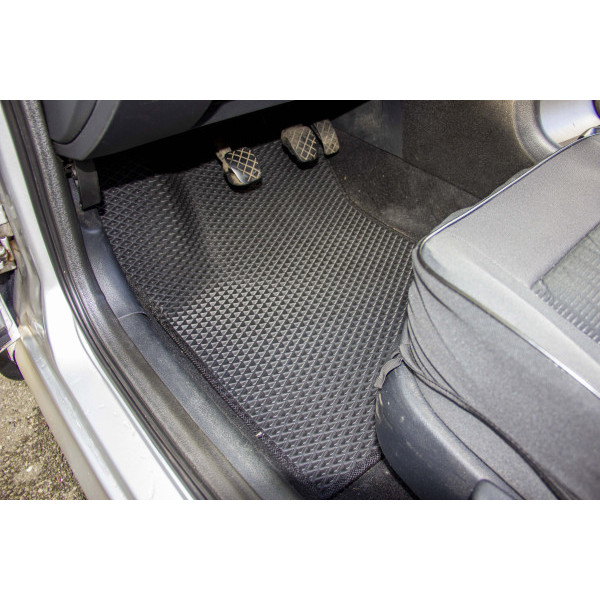 Фото - Килимки з екошкіри в салон авто передні EVAtech для Octavia A4 Tour Skoda 1996-2010 1 покоління Combi EU (SK11548AD2TL4BBB)