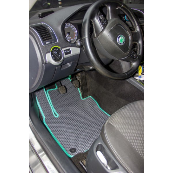 Фото - Коврики из экокожи в салон авто передние EVAtech для Octavia A5 (MT, 8 clips) Skoda 2004-2013 2 поколение Liftback EU (SK12150AV2AV4BBB)