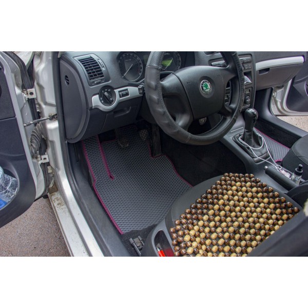Фото - Коврики из экокожи в салон авто передние EVAtech для Octavia A5 (MT, 4 clips) Skoda 2004-2013 2 поколение Liftback EU (SK12163A2TL4BBB)