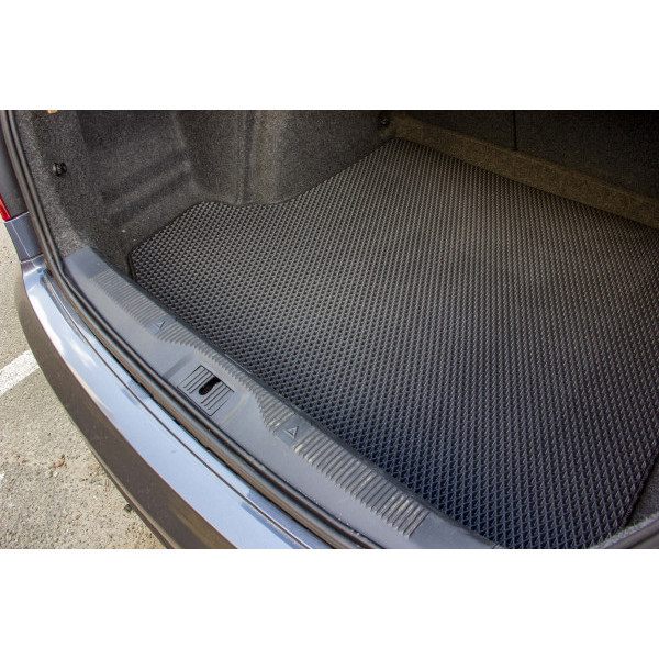 Фото - Килимки з екошкіри в багажник авто EVAtech ECO для Octavia A5 (MT, 8 clips) Skoda 2004-2013 2 поколение Liftback EU (SK12159BD1BBB)