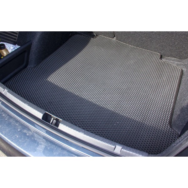 Фото - Килимок з екошкіри в багажник авто EVAtech для Rapid Skoda 2012 1 покоління Liftback EU (SK3219B1BBB)