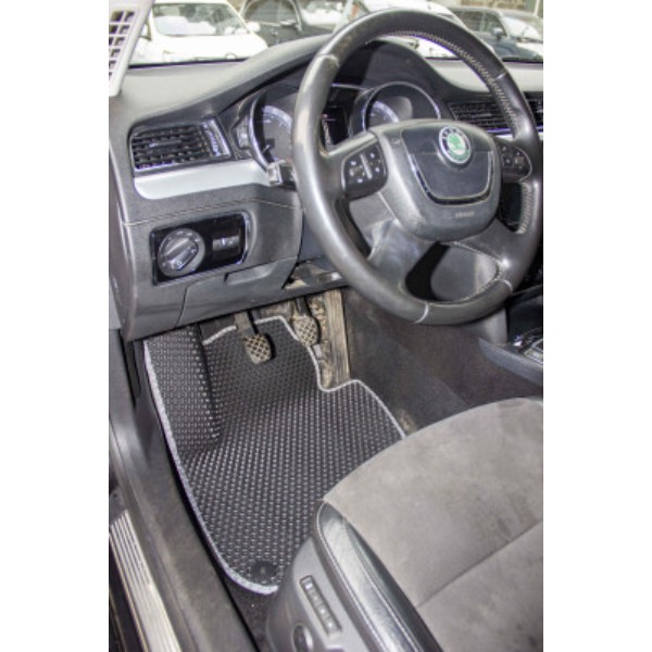 Фото - Коврики из экокожи в салон авто передние EVAtech для Superb (B6) Skoda 2008-2015 2 поколение Sedan EU (SK34430AD2TL4BBB)