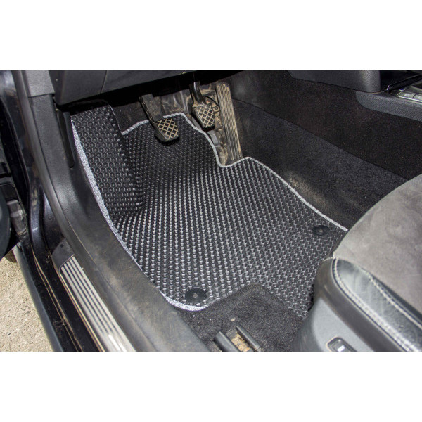 Фото - Коврики из экокожи в салон авто передние EVAtech для Superb (B6) Skoda 2008-2015 2 поколение Combi EU (SK34431AD2TL4BBB)