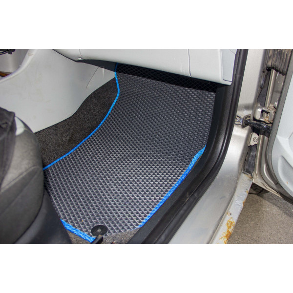 Фото - Коврики из экокожи в салон авто передние EVAtech для Fabia (5J) Skoda 2007-2014 2 поколение Htb EU (SK3500AB2AV4BBB)