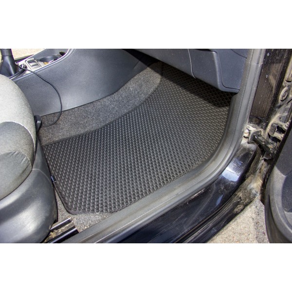 Фото - Килимки з екошкіри в салон авто передні EVAtech для Fabia (5J) Skoda 2007-2014 2 покоління Htb EU (SK3500A2AV4BBB)