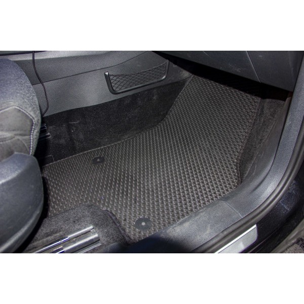 Фото - Коврики из экокожи в салон авто передние EVAtech для Kodiaq Restyling 5 seats Skoda 2021-2024 1 поколение SUV EU (SK43100AV2AV4BBLB)